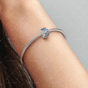 Pandora Curved Feather & Pavé Clip Charm